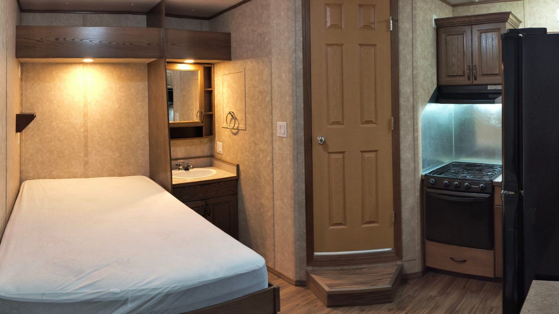 3 Suite Portable Accommodation Trailer